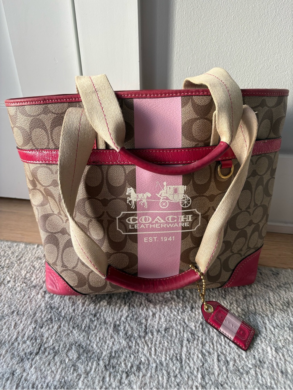 Coach Signature Leather Shoulder Bag in Pink, Light Pink and Brown